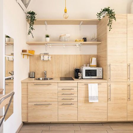 A Yellow Touch - Modern Studio In Isola Milano Exteriör bild