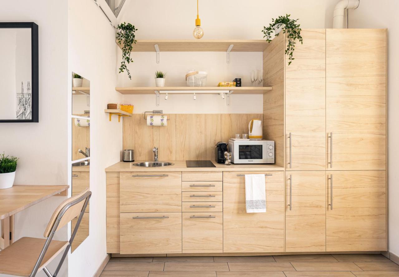 A Yellow Touch - Modern Studio In Isola Milano Exteriör bild