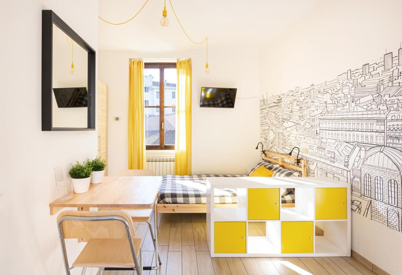 A Yellow Touch - Modern Studio In Isola Milano Exteriör bild