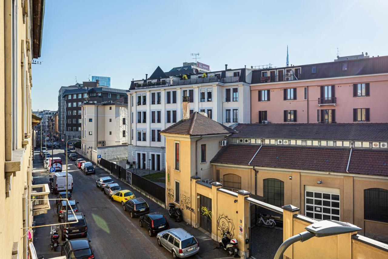 A Yellow Touch - Modern Studio In Isola Milano Exteriör bild