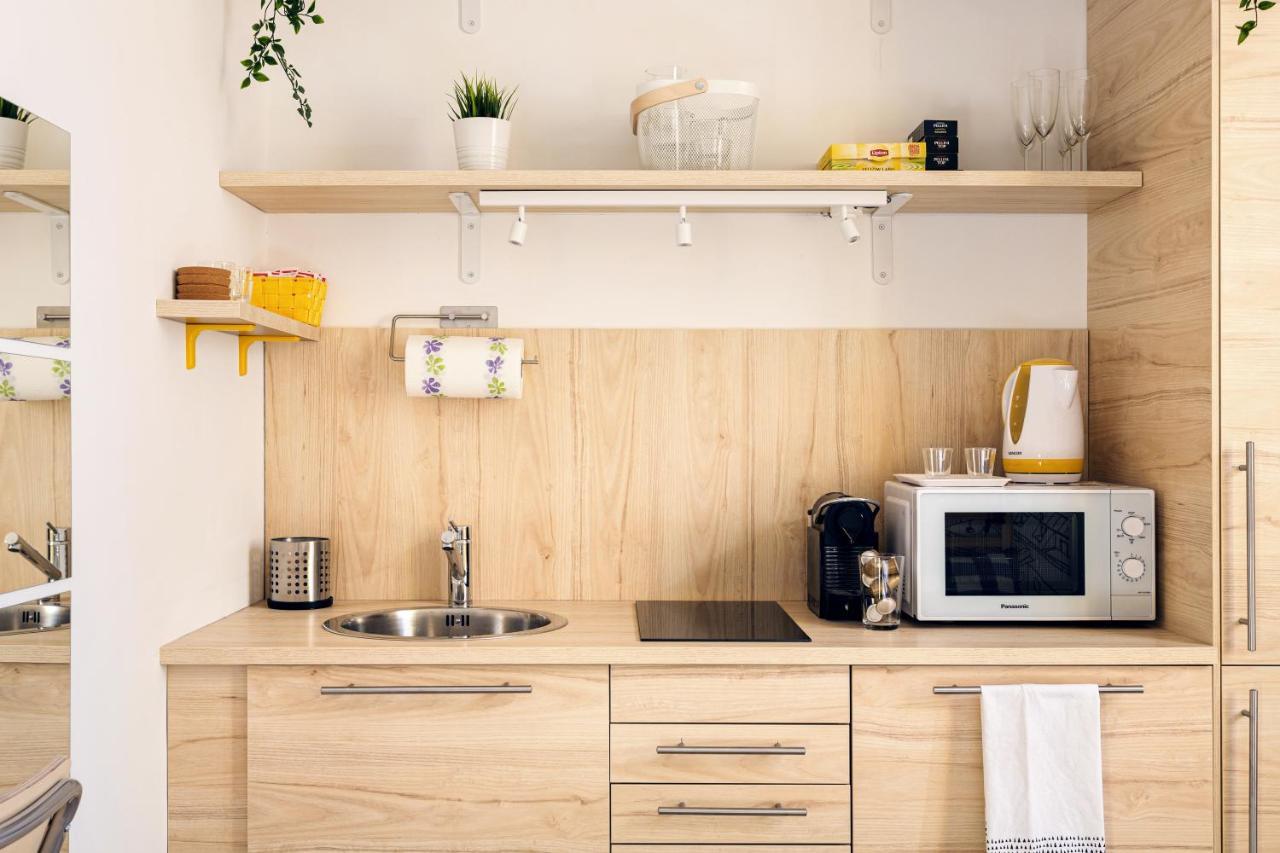 A Yellow Touch - Modern Studio In Isola Milano Exteriör bild